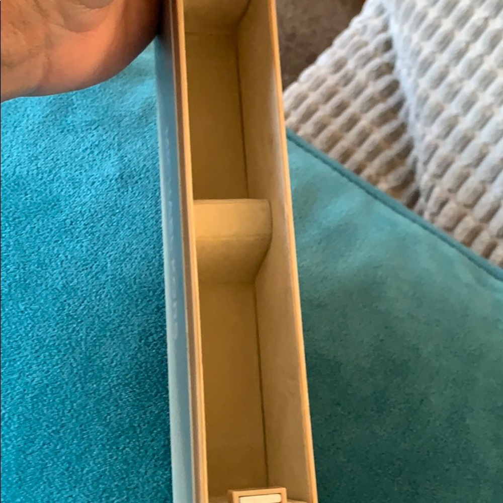 Michael kors reading glasses. Beautiful frame - Picture 7 of 9
